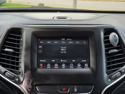 Used 2021 Jeep Cherokee Latitude AWD/4WD image 13