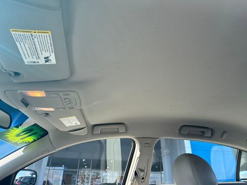 Used 2010 Buick Lucerne CXL image 24