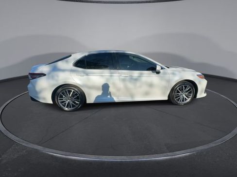 Used 2024 Toyota Camry XLE image 18