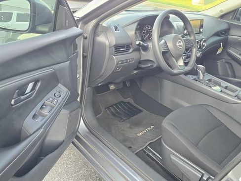 Certified 2025 Nissan Sentra S FWD image 9