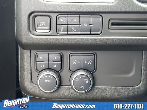 Used 2023 Chevrolet Suburban Z71 AWD/4WD image 19