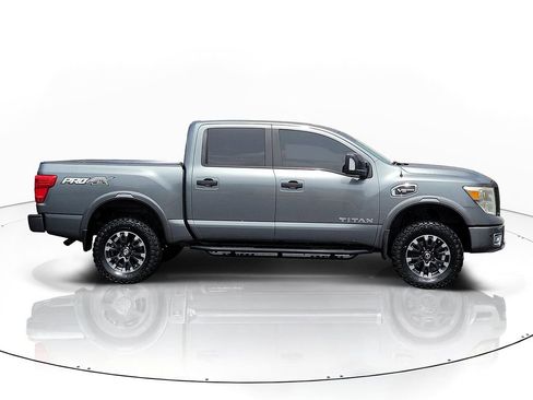 Used 2017 Nissan Titan PRO-4X w/ Pro-4x Convenience Package AWD/4WD image 5