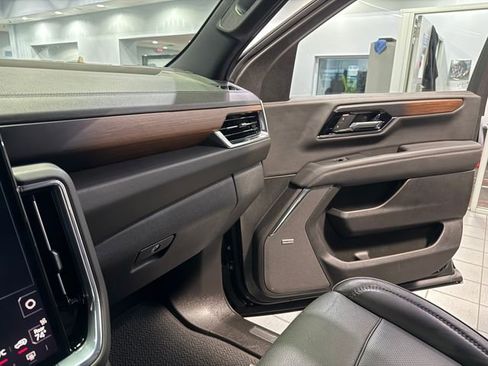 Certified 2025 GMC Yukon XL Denali image 25