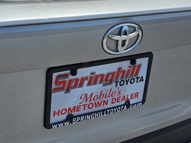 Used 2022 Toyota RAV4 XLE w/ Convenience Package FWD image 27