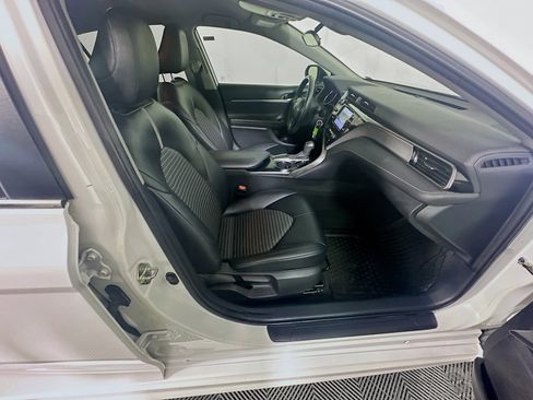 Used 2020 Toyota Camry SE FWD image 30