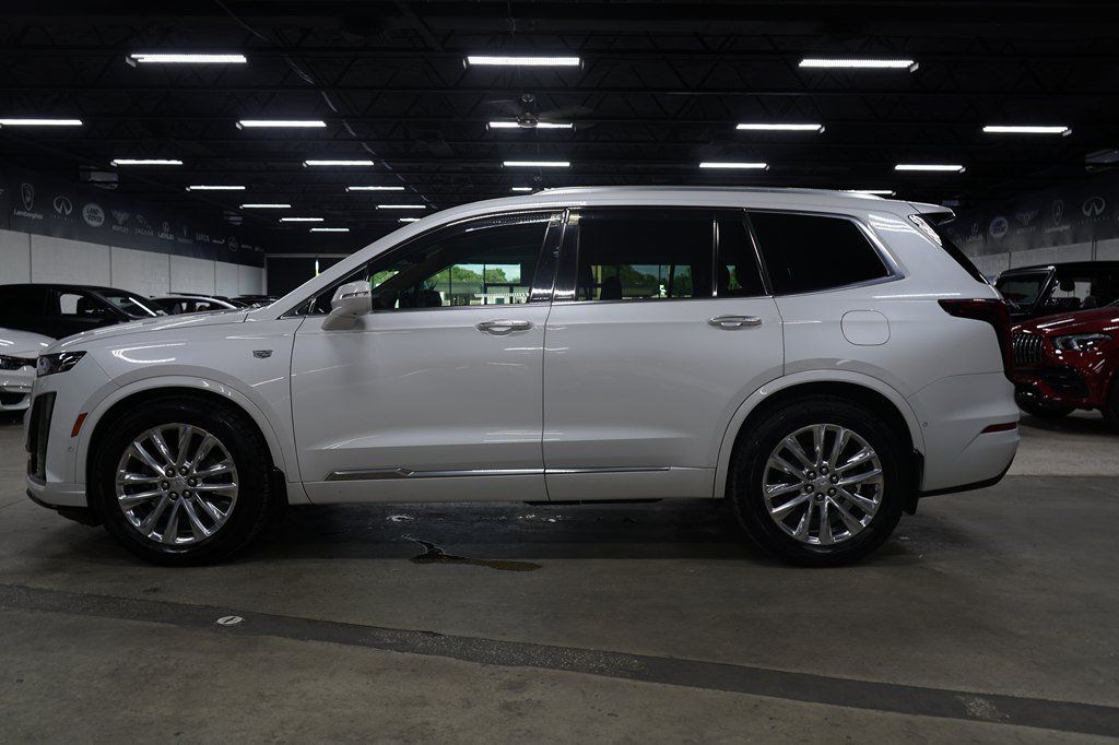 Used 2020 Cadillac XT6 Premium Luxury w/ Platinum Package FWD image 2