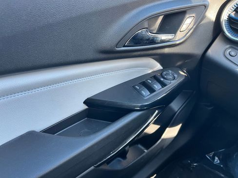 Used 2025 Chevrolet Trax LT w/ LT Convenience Package image 20