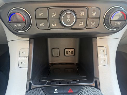 Used 2019 GMC Acadia SLT image 33