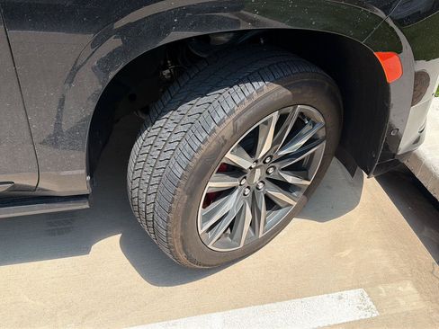 Certified 2023 Cadillac Escalade ESV Sport Platinum AWD/4WD image 15