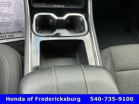 Used 2025 Chevrolet Traverse LT FWD image 37