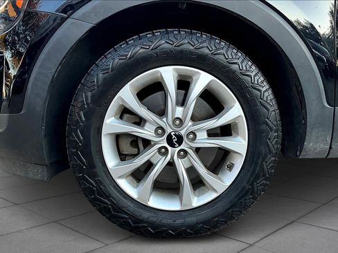 Used 2022 Kia Telluride LX image 10