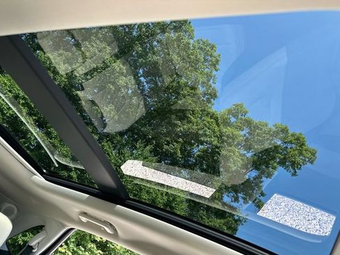 Certified 2024 Ford Edge Titanium w/ Equipment Group 301A AWD/4WD image 21