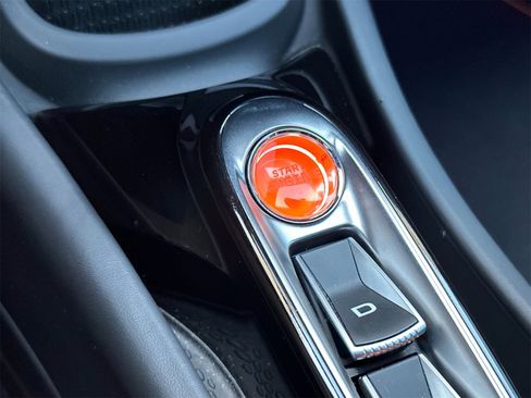 Used 2025 McLaren Artura Spider image 24