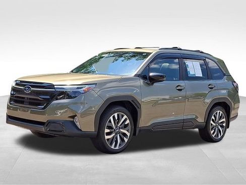 Used 2025 Subaru Forester Touring w/ Popular Package - Touring AWD/4WD image 3