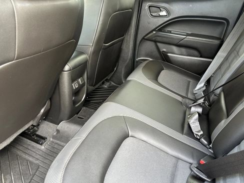 Certified 2022 GMC Canyon AT4 w/ Trailering Package AWD/4WD image 13