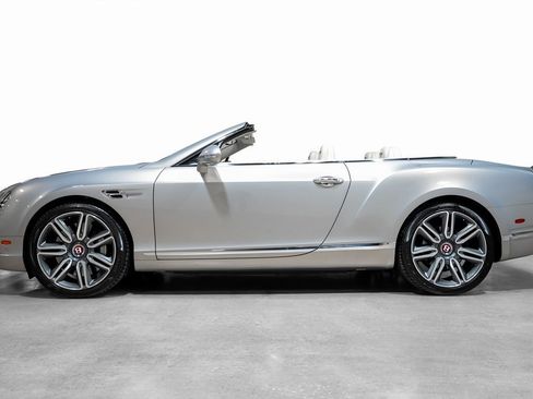 Used 2017 Bentley Continental GT image 27