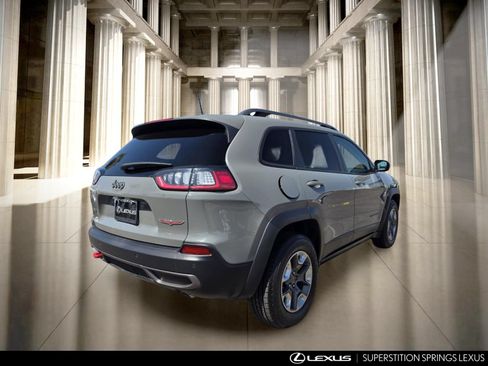 Used 2019 Jeep Cherokee Trailhawk w/ Cold Weather Group AWD/4WD image 4