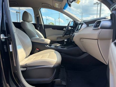 Used 2019 Kia Sorento FWD w/ Option Group 020 image 14