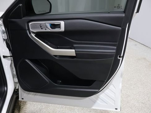 Used 2021 Ford Explorer Limited image 21