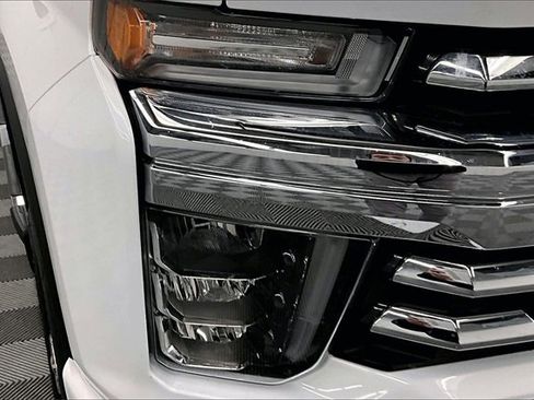 Used 2022 Chevrolet Silverado 2500 High Country image 32