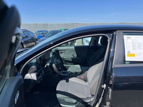 Used 2025 Kia K4 LXS image 27