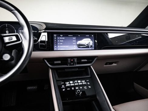 Certified 2024 Porsche Macan 4 Electric AWD/4WD image 19