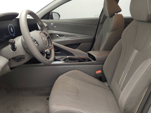 Used 2024 Hyundai Elantra SEL FWD image 17