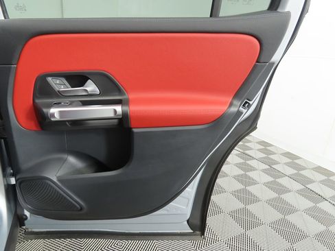 Certified 2022 Mercedes-Benz GLB 250 image 27