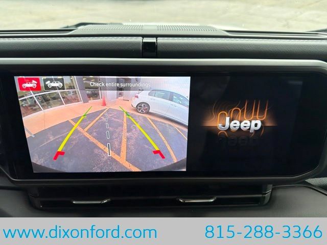 Used 2025 Jeep Wrangler Unlimited Sahara AWD/4WD image 12