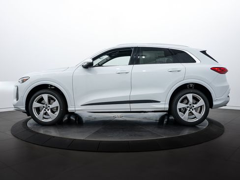 New 2025 Audi Q5 Premium Plus image 7