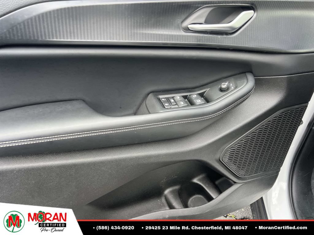 Used 2024 Jeep Grand Cherokee Altitude AWD/4WD image 14
