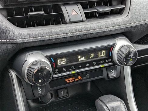 Used 2022 Toyota RAV4 XLE FWD image 14