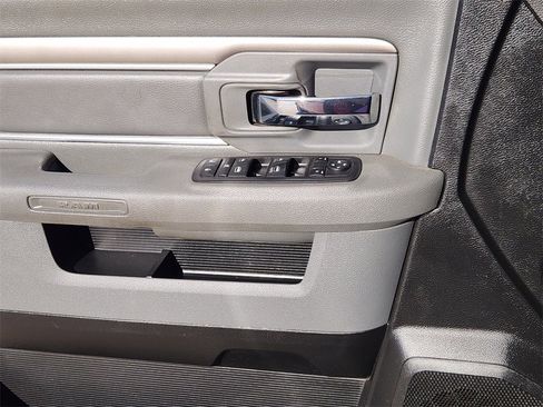 Used 2019 RAM 1500 Classic SLT image 25