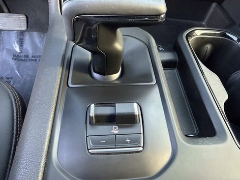 Used 2025 GMC Sierra 1500 AT4 w/ AT4 Premium Package image 41