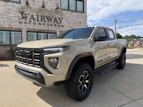 Used 2023 GMC Canyon AT4X AWD/4WD image 2