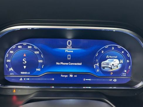 Used 2024 Chevrolet Suburban Z71 w/ Luxury Package image 40