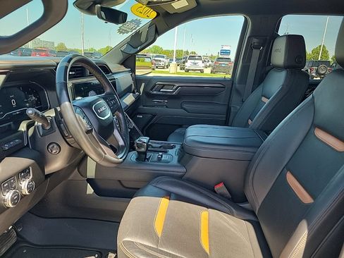 Used 2025 GMC Sierra 1500 AT4 w/ Technology Package AWD/4WD image 23