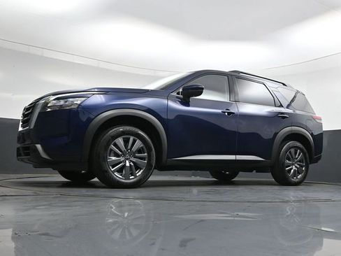 Used 2025 Nissan Pathfinder SV FWD image 37