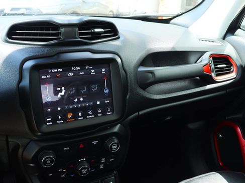 Used 2019 Jeep Renegade Trailhawk AWD/4WD image 43