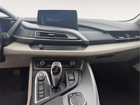Used 2016 BMW i8 image 11