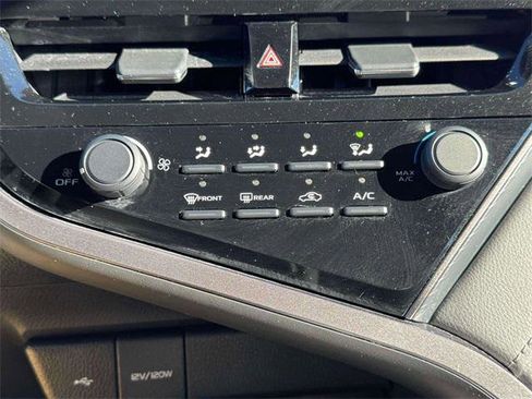 Certified 2021 Toyota Camry LE image 28