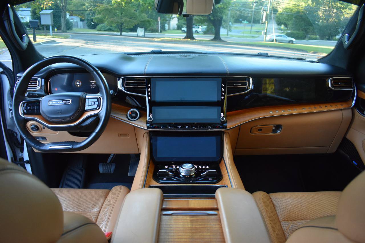 Used 2023 Jeep Grand Wagoneer L Series III w/ Rear Seat Video Group 1 AWD/4WD image 31