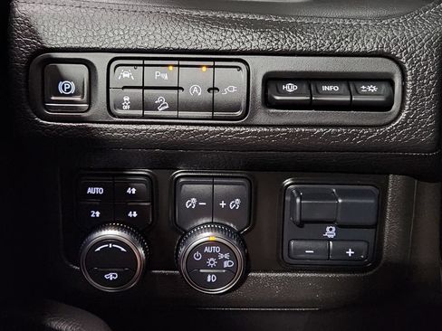 Used 2021 GMC Yukon Denali w/ Denali Ultimate Package AWD/4WD image 43