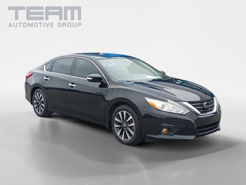 Used 2016 Nissan Altima 2.5 SV w/ Convenience Package image 1
