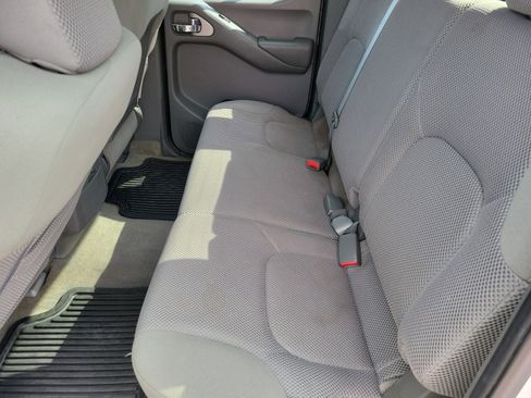 Used 2013 Nissan Frontier SV AWD/4WD image 12