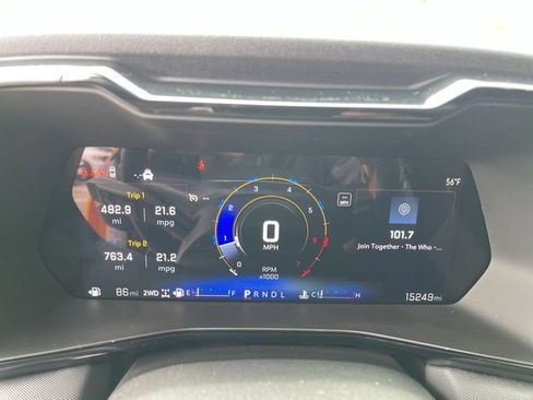 Used 2025 Chevrolet Colorado Z71 w/ Technology Package AWD/4WD image 15