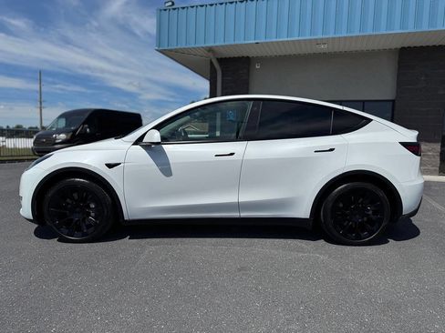 Used 2022 Tesla Model Y Long Range AWD/4WD image 45