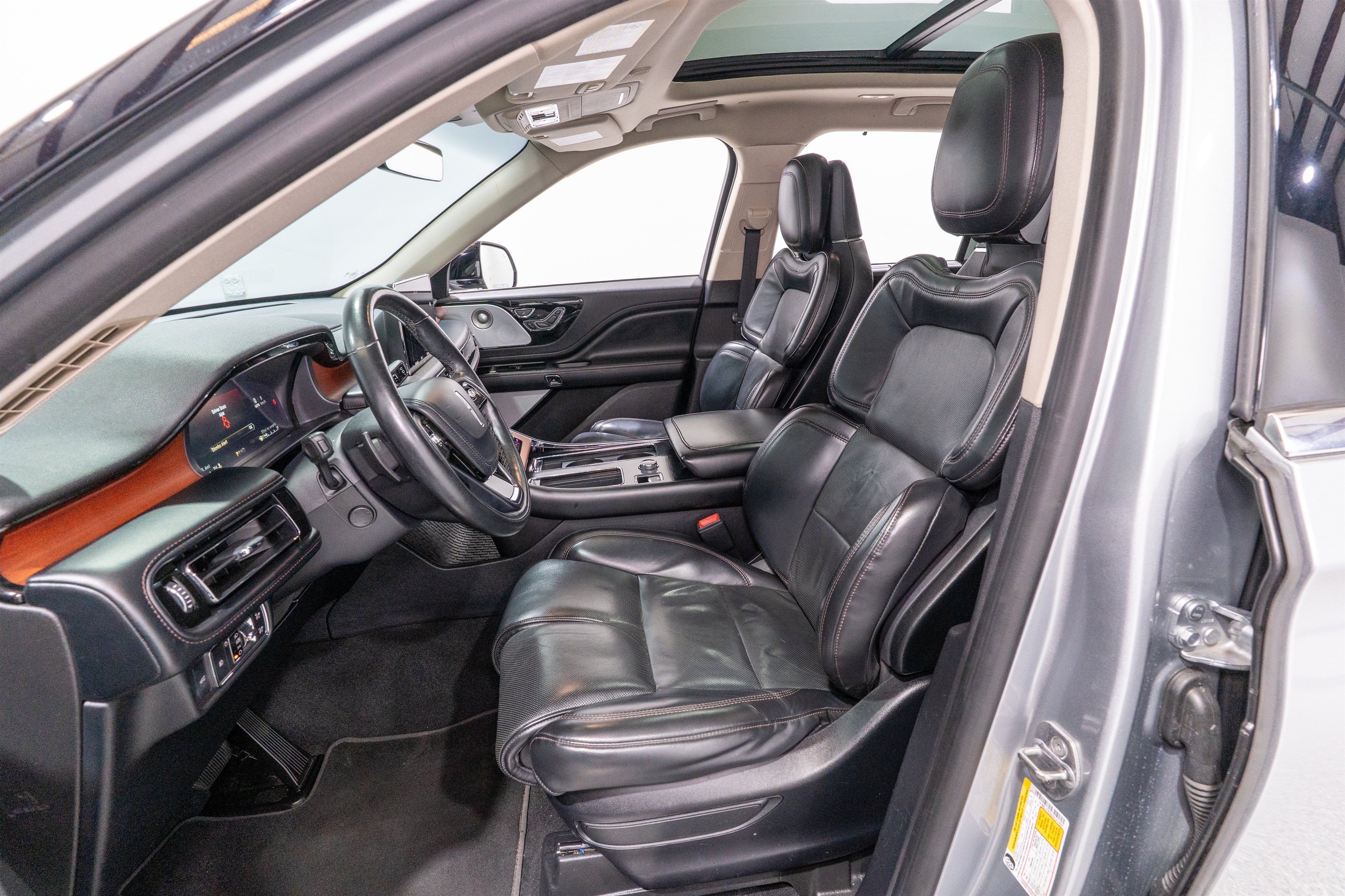 Used 2020 Lincoln Aviator Reserve w/ Equipment Group 202A AWD/4WD image 16