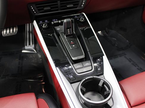 Certified 2025 Porsche 911 Carrera image 29