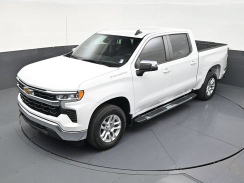 Used 2024 Chevrolet Silverado 1500 LT RWD image 9